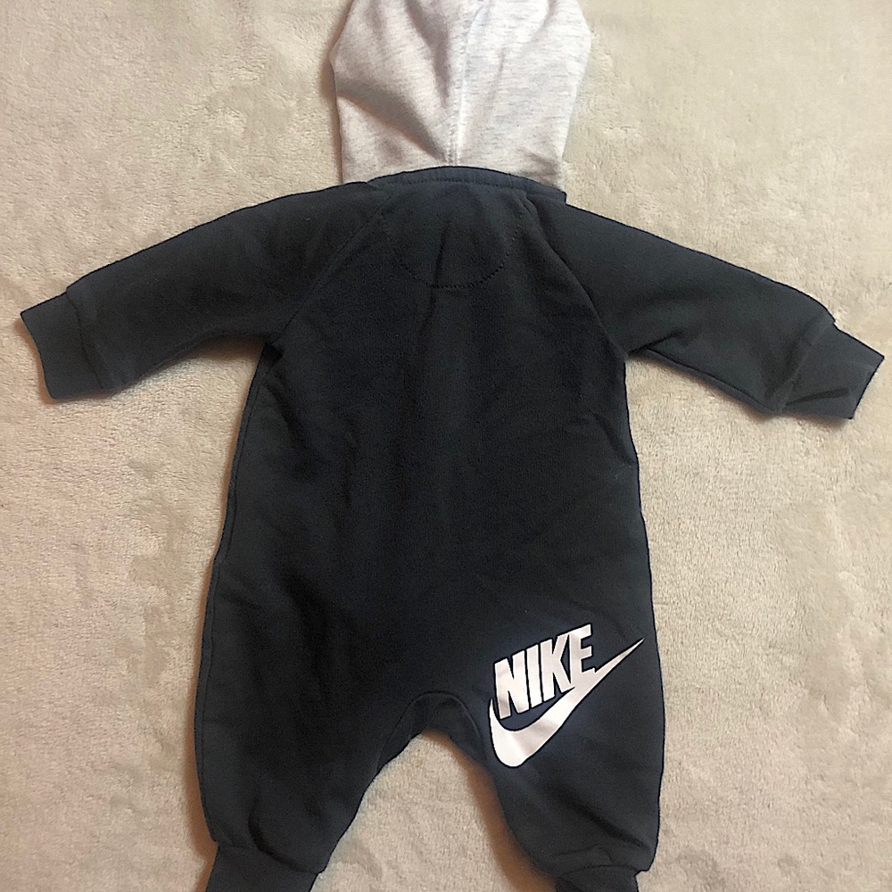Nike newborn hooded outfit